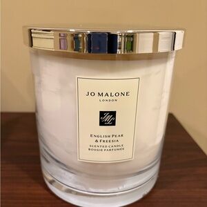 Jo Malone English Pear & Freesia Candle 2100g, luxury candle. Brand New!